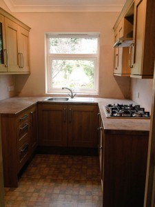 Compact Oak Fitted Kitchen in Shefield  